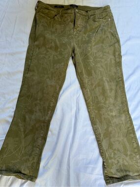 NYDJ Sheri Slim Lift ax Tuck Olive Green Floral Print Jeans